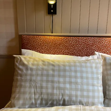 Fabulous 2 Bed Flat 公寓 *