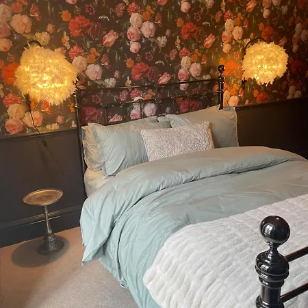 Fabulous 2 Bed Flat *